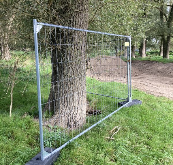 Bauzäune zum Schutz von Bestandsgehölzen während der Baumaßnahme