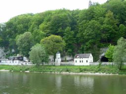 vorbei am Klösterl (ehemaliges Kloster): Wirtshaus mit Biergarten